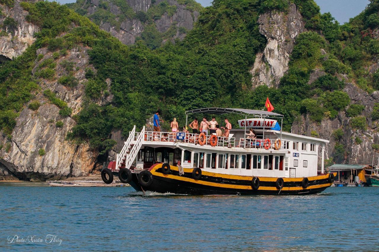 Cat Ba Hostel Cat Ba Island Esterno foto