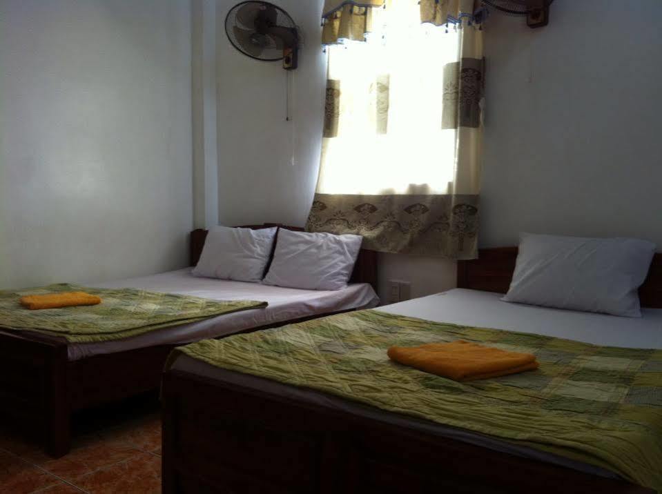 Cat Ba Hostel Cat Ba Island Esterno foto